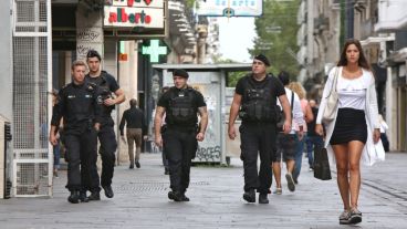Por el paro municipal, se reforzó la presencia policial en la peatonal.