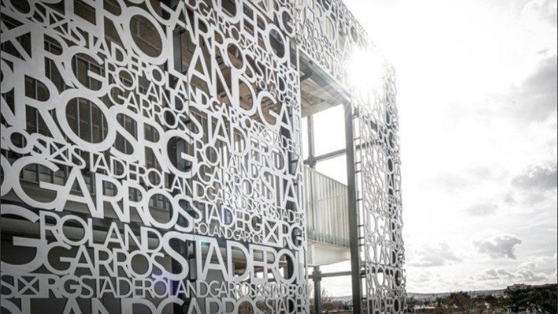 El actual campeón de Roland Garros es el español Rafael Nadal.