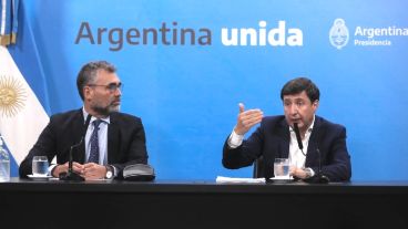 Vanoli y Arroyo durante la conferencia de prensa de la tarde.