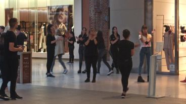 Los empleados de los comercios del shopping pidieron el cierre de los locales