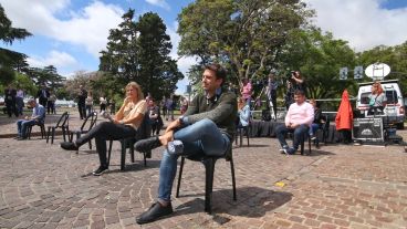 Silla por medio, la medida para la conferencia de prensa.