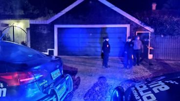 El procedimiento en la esquina de bulevar Argentino y González del Solar.