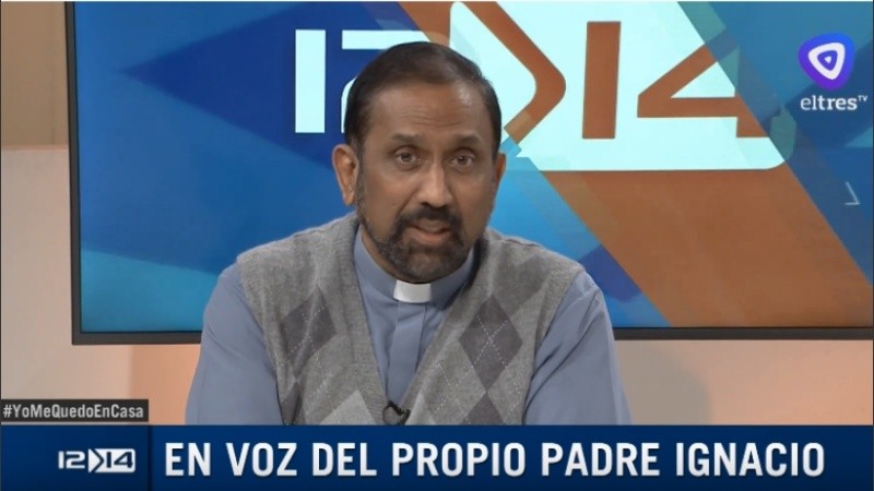 El padre Ignacio anunció que el domingo la misa se transmite por El Tres.
