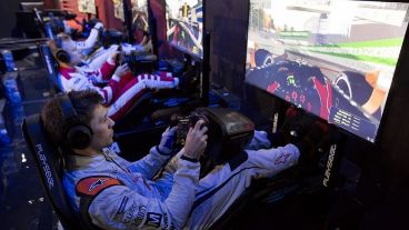 Los pilotos de Fórmula 1 se entretienen por streaming.