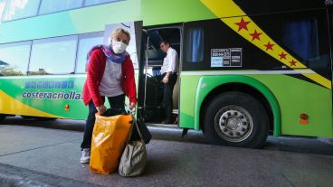 Un micro que salió de Mar del Plata y se dirigía a Paraná dejó pasajeros en Rosario.