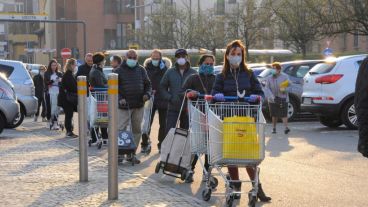 Diez mil personas fueron denunciadas en las últimas 24 horas en todo el país por haber violado las normas de restricción de movimiento.