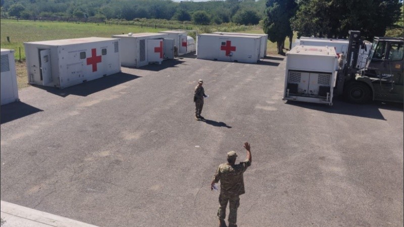 El Hospital Militar Reubicable tiene la capacidad de proporcionar apoyo sanitario quirúrgico y de emergencia.