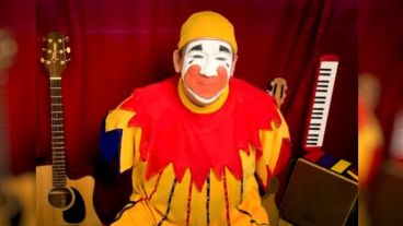 "La cuarentena vale la pena. Es la manera de prevenir”. Te lo canta Piñón Fijo.