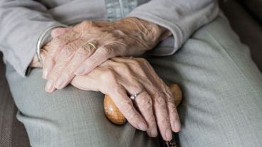 Para poder asistir a adultos mayores se deberá completa una declaración jurada y circular con ella.