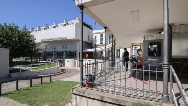 El hospital Centenario este lunes de cuarentena.