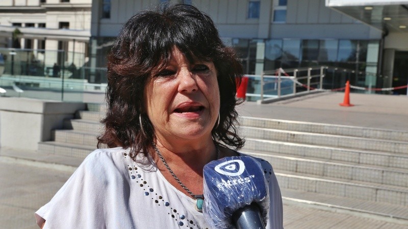 La directora del Hospital Centenario, Claudia Perouch.