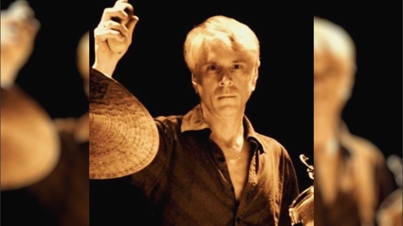 La imagen (acompañada de mensaje) con la que el grupo R.E.M. recordó a su ex baterista, Bill Rieflin.