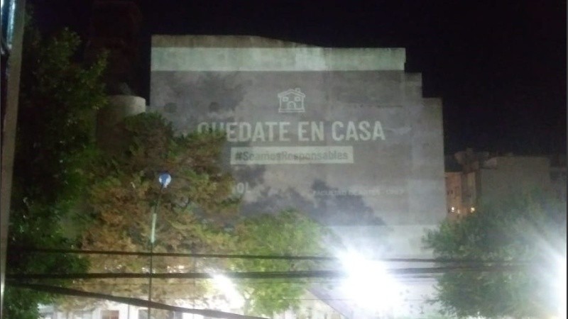 El mensaje al barrio: respetar el aislamiento obligatorio para frenar el covid-19.