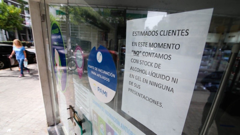 El sector de los farmacéuticos advierten sobre la falta de insumos contra el covid-19