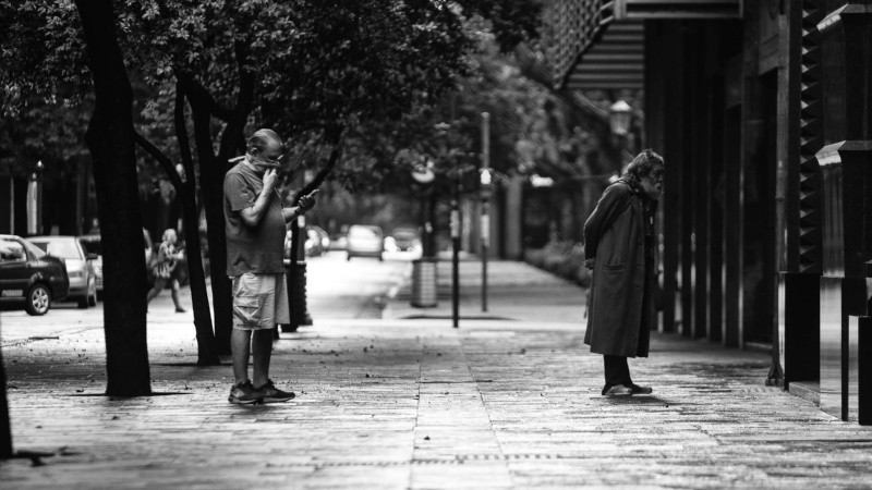 La distancia primordial en la cola de comercios abiertos.