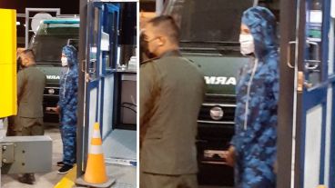 Con barbijo pero lejos de casa, la foto de Alex demorado en el peaje.