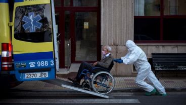 Hay más hombres con factores de riesgo como cardiopatías, epoc o tabaquismo.