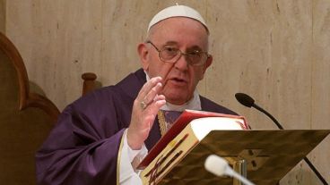 La medida se tomó tras un aumento de casos entre el personal del Vaticano.