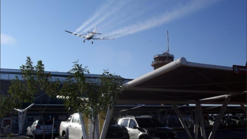 El vuelo sobre el aeropuerto de Mendoza. 
