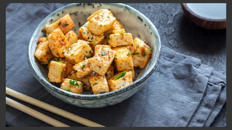 El consumo de tofu una vez a la semana reduce en un 18% el riesgo de enfermedad cardiaca.