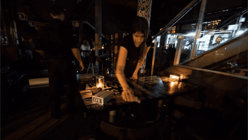 El aislamiento social golpeó de lleno a los bares de la ciudad.