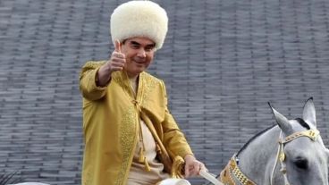 El presidente, dentista de formación, fue reelegido en 2017.