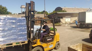 El movimiento en las instalaciones del Banco de Alimentos Rosario.