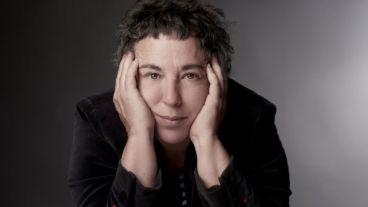 Gabriela Cabezón Cámara fue elegida por "The Adventures Of China Iron".