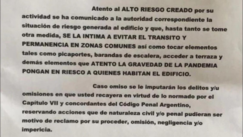 El cartel destinado a una joven médica en el barrio porteño de Colegiales.