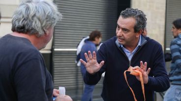Pablo Javkin en persona para solucionar el caos en el microcentro.