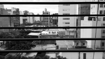 Un tiempo terraplanista que se achata y estira. El reloj es para registrar lo que pasó y lo que queda, pero no impone casi ninguna urgencia: no se va a ninguna parte.