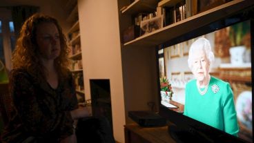 La reina se dirigió a los británicos en TV por primera vez en ocho años.