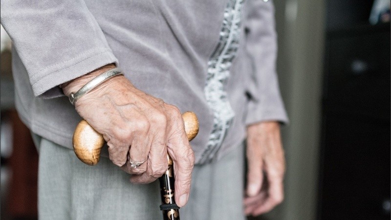 Es la segunda persona de más de 100 años en curarse ce covid-19.