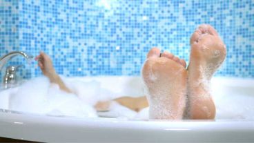 Darse un baño relajante siempre se ha asociado con una mejor salud.