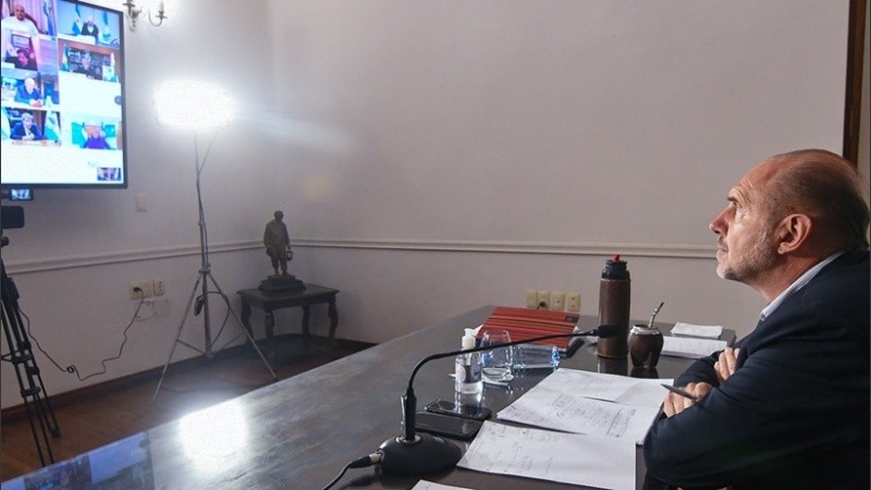 Perotti participó de la videoconferencia que encabezó el presidente.