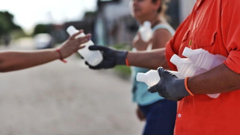 La empresa tucumana ofreció donar 10 mil litros de alcohol etílico para Rosario.