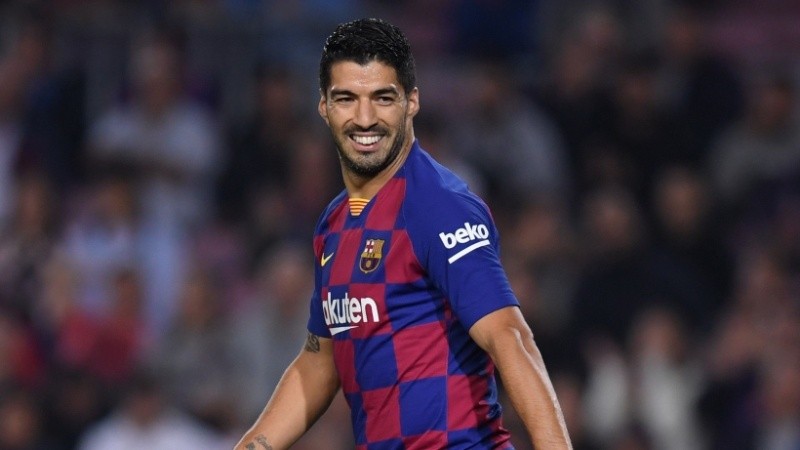Luis Suárez tiene 33 años y deberá buscarse club para ser titular.