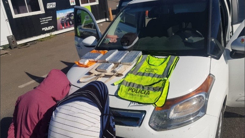Reinaldo y su acompañante, detenidos en plena autopista.