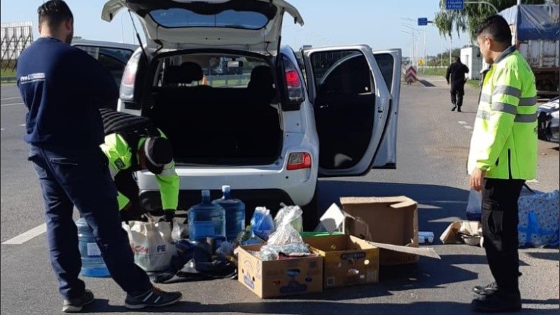 Reinaldo y su acompañante, detenidos en plena autopista.