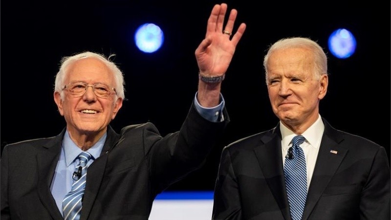 Bernie Sanders y Joe Biden, los demócratas que competían por la candidatura.