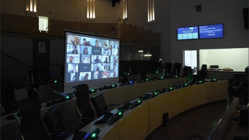 Los ediles sesionaron por videoconferencia.