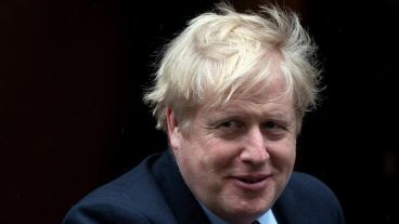Boris Johnson, dejó la unidad de cuidados intensivos.
