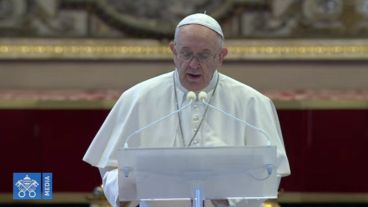 El Papa rezó por quienes sufren el impacto del coronavirus con más dolor.