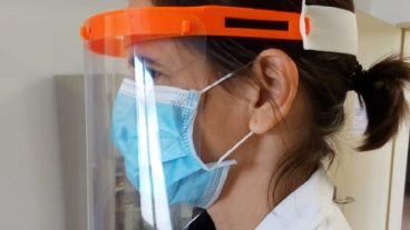 Científicos avalan el uso del acrílico como barrera protectora.