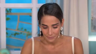 Todo esto no podría ser sin todo el equipazo que tengo atrás, así que muchas gracias a todos ustedes", dijo Juana Viale, emocionada.