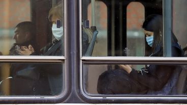 El ministerio de Salud decretó el fin del uso obligatorio del barbijo.