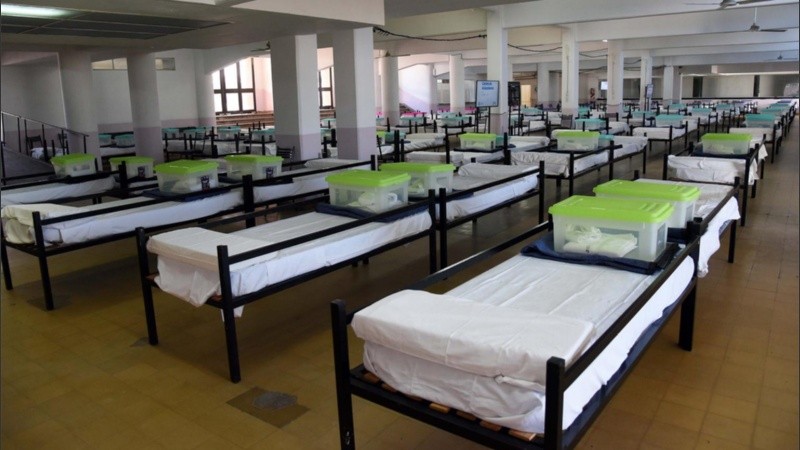 Una 1.200 camas disponibles en el hipódromo para recibir a pacientes con cuadros leves. 