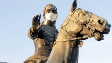 En Rosario, varias figuras icónicas lucirán sus barbijos.