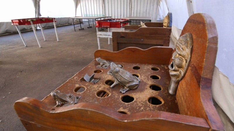 Los preparativos en el Hipódromo y la ex Rural que serán centros de aislamiento para personas con el virus covid-19.