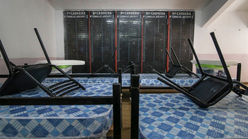 Los preparativos en el Hipódromo y la ex Rural que serán centros de aislamiento para personas con el virus covid-19.